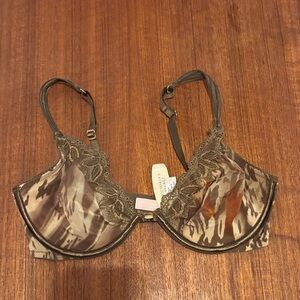 Victoria's Secret Very Sexy Demi Lace Bra